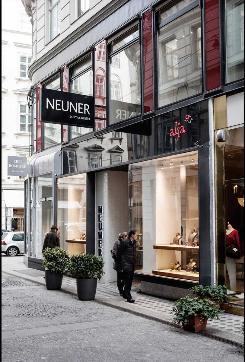 GALERIE NEUNER SCHMUCK À  VIENNE – AUTRICHE