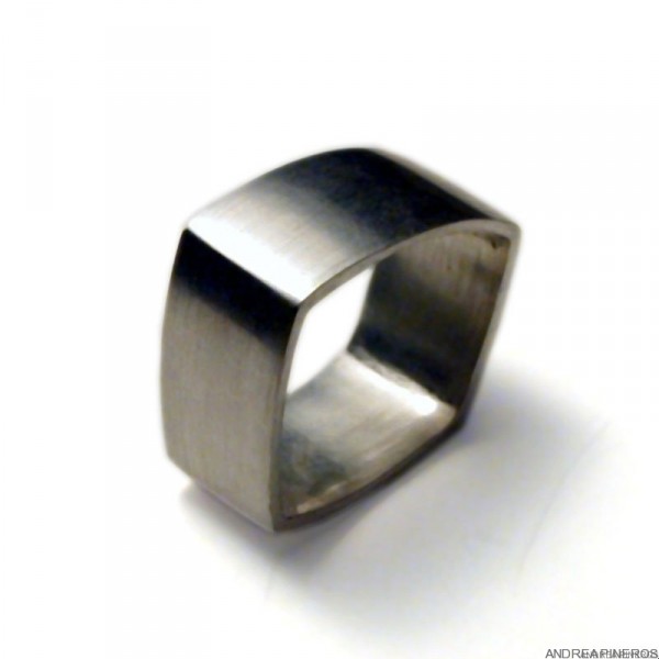 Bague Tank